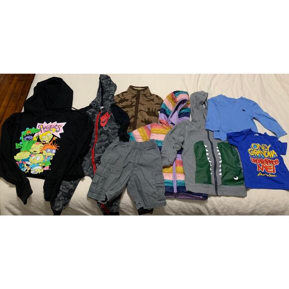 8-Piece Kids Clothing Bundle: Hoodies Tees & Jackets In Various Sizes - Picture 1 of 16